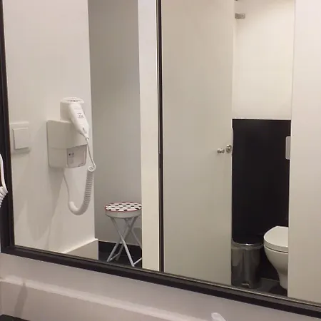 Be Intendente ホステル