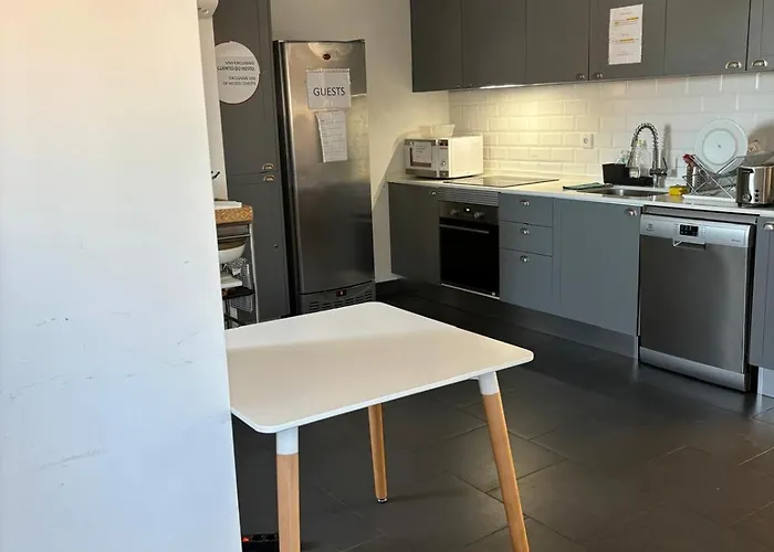 Be Intendente אכסניה *