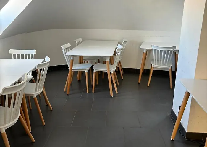 Be Intendente Hostal